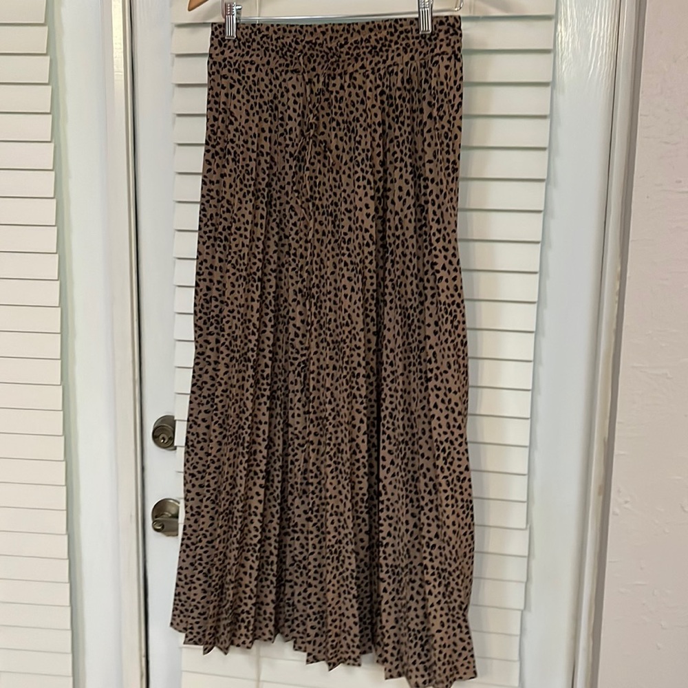 Leopard pleated maxi skirt